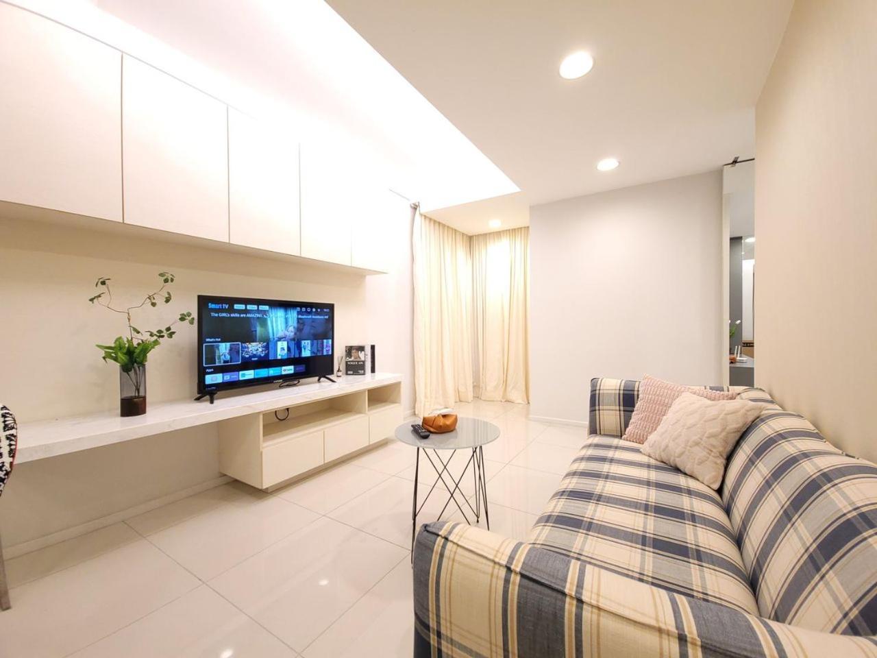 Pillows Verve Old Klang Road Apartment *